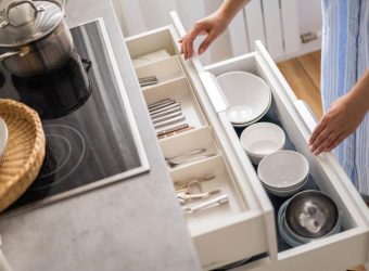 Jak stworzyć wygodną i praktyczną kuchnię: podstawowe zasady urządzania wnętrza kuchennego