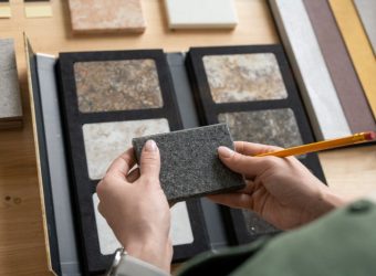 Innowacyjne materiały kamiennego wykończenia do wnętrz i elewacji - niepowtarzalny i trwały wybór
